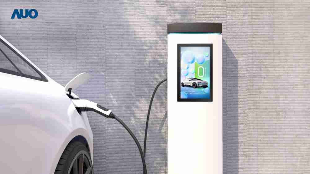 友達〝EVSE車用充電樁解決方案〞專為電動汽車充電樁設計，，，具有高亮度、、克服戶外艱難環境的耐溫、、耐紫外線等特性，，，，並搭載散熱性及擴充性強的高效能工業電腦，，，，可實現人機互動訴求，，如資訊顯示、、、支付等應用